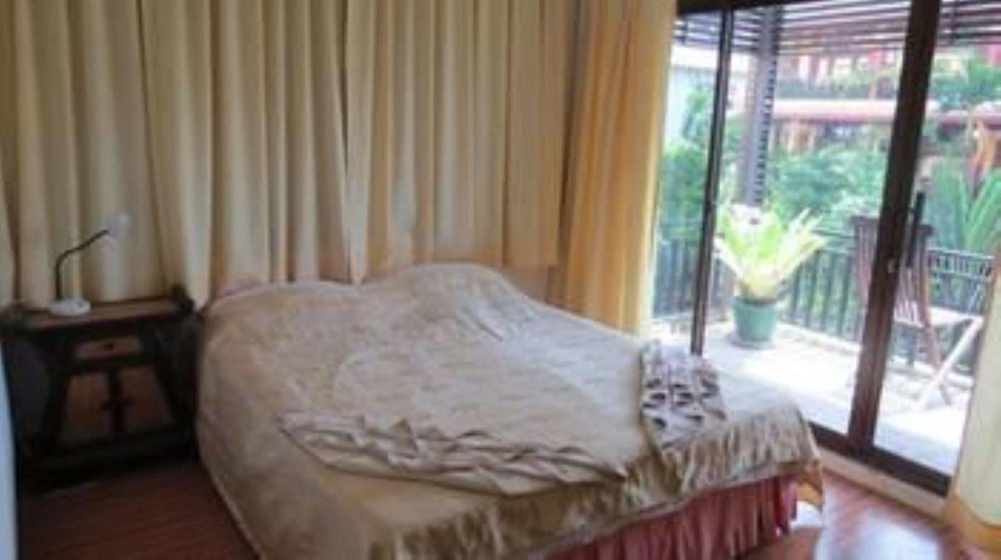 Goldie Guesthouse Phnom Penh Exterior foto